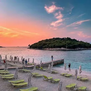 Balani , Ksamil Albanien